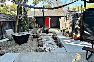 Image de Luxe 2 Bedroom Dream Home w/ Private Garage