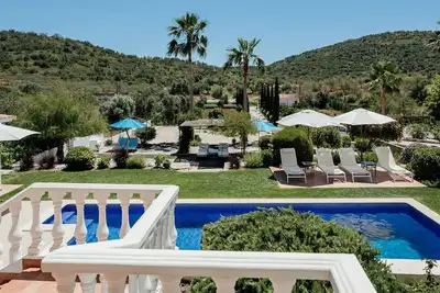 Image de Maison de vacances privée avec piscine privée, Wifi, climatisation, Tv, patio, vue panoramique