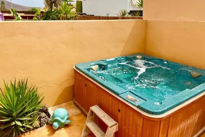 Delightful holiday villa with pool and hot tub
