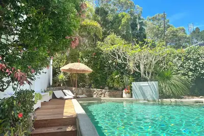 Image de Luxe Family Xmas in Tropical Oasis, magnesium pool, Large 4bed, 2 media rooms.