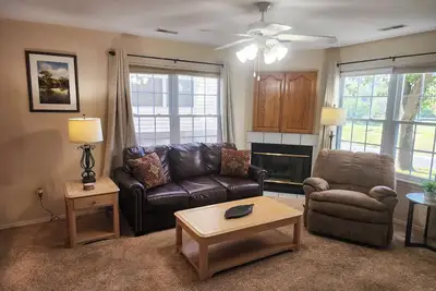 Image de Golf Course View ~ Centrally Located! Stairs Required Free Attraction Tickets Included! (Fw7-1)