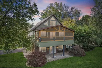 Image de Rock & Roll RiverHouse: Pool Table, Mins to Louisville!