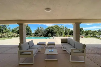 Image de Bastide neuve avec maisonnette indépendante pour 10 personnes à 5 min du Village