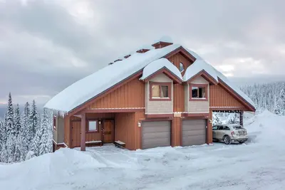 Image de The Wolf's Den at Big White | Private Hot Tub