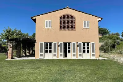 Villa in Palaia with stunning views and unique setting, 3 bedrooms (sleep 6)