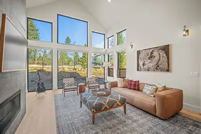 Caldera Hideaway with Hot Tub, Firepit & Bunk Room