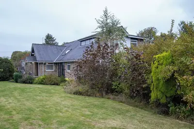 Image de Stunning 5-Bedroom Retreat with Bar, Hot Tub, and Expansive Garden