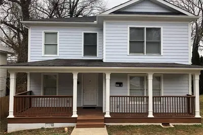 Image de Spacious 4br/3ba house in West End with Ac, W/D, and Wifi close to downtown