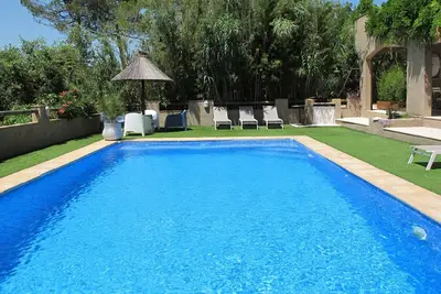 Image de Location de charme avec piscine privée pour 7 personnes à St Maximin