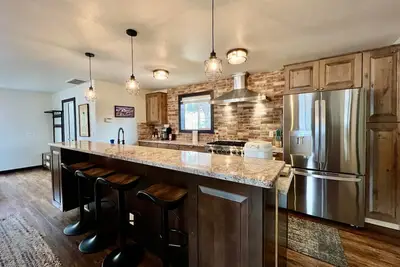 Image de Penthouse on Valley, 2 Bdrm with a Gorgeous Kitchen! Local Golfing 50% Off!