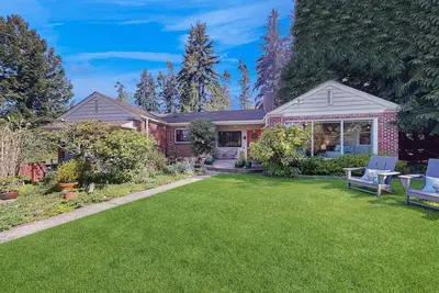Image de Family/Pet friendly escape with expansive lawn, near Robinson Beach