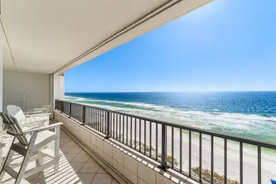 Image de 30-Foot Oceanfront Balcony |Oceanfront Pool|Heart of Destin