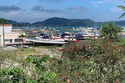 Image de 3-bedroom house in charming Saco da Ribeira Ubatuba with Ac, WiFi, front water