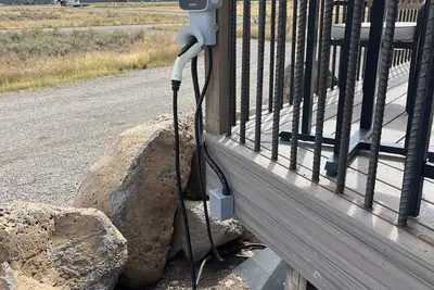Image de Ev charger! Spacious cabin w/ great views.