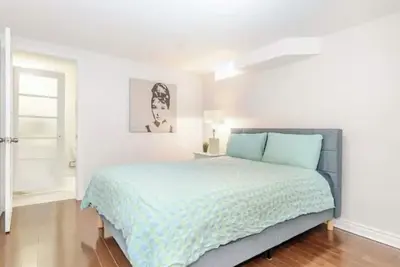 Image de 2 Bedroom, 2 free parking, 5 min to Mississauga center, 20min Toronto center
