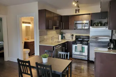 Image de Light filled, Historic, Remodeled, Parking