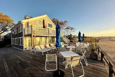 Image de The Nauti Pearl - Beachfront Condo with Two Large Decks in P-Town