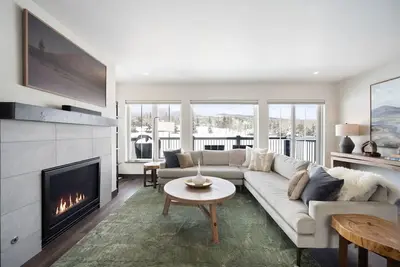 Modern Mountain Retreat