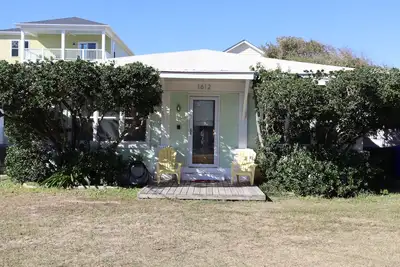 Image de Caicos Cottage! Between Cb/Kb towns Dog Friendly w/fenced yard, Parking - 3 cars
