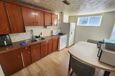 Image de Private Room with Shared Kitchen & Washroom