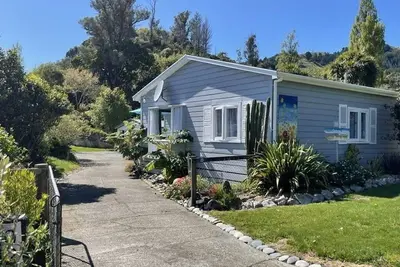 Image de Castaway Cottage - Cute and relaxing house in beautiful Pohara
