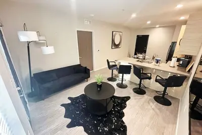 Image de The Luxe Black Haven (340)