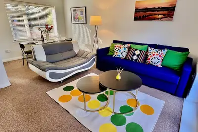 Image de A vibrant 3-bedroom house with ample parking in Derby