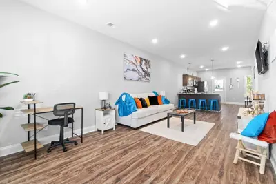 Image de Sapphire Oasis: A Luxurious Townhouse Retreat near Nashville & Ft Campbell