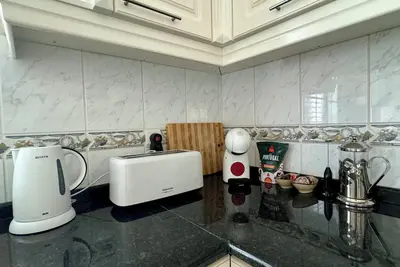Image de Bright and spacious villa in the heart of Arco da Calheta, 5 minutes from the beach.