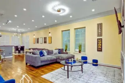 Image de Central Chic: Trendy Midtown 3br Retreat