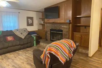 Image de Charming 3-bedroom house with Ac and WiFi in Plainview, surrounded by mountains.