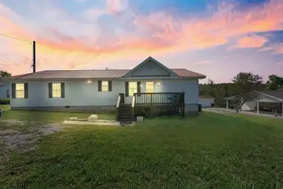 Image de Yarnell Place West Knoxville 3 Bedroom 2. 5 Bath