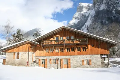 Image de Chalet \"La Ferme Des Fontany\" avec vue sur la montagne, terrasse privée et Wi-Fi
