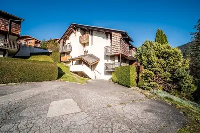 Image de Appartement 'Les Écrins' avec vue sur montagne et balcon