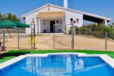 Maison de campagne \"Casa Rural Villa Mara\" avec vue sur les montagnes, Wi-Fi et climatisation