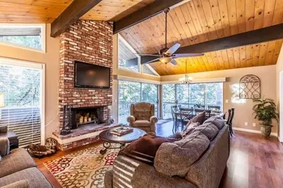 Image de \"A Retreat Cabin Perfect To Relax\"