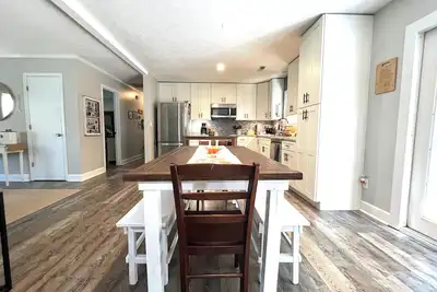 Image de Near Ilm Family Gathering Home, Sleeps up to 8, host up to 12. Your Holiday spot