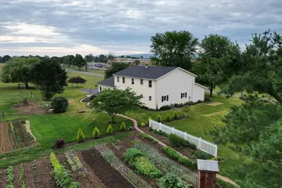 Image de Spacious 6-bedroom farmhouse in charming Myerstown with Ac, WiFi