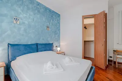 Genova bright apartment near the beach