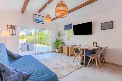 Image de Appartement 'Studio Bormes' avec terrasse privée, Wi-Fi et climatisation