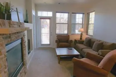 Image de Aspen Grove Getaway: Pet Friendly 2nd Floor Condo