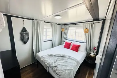 Image de Cozy, Welcoming 2 Bedroom BoxHouse in Pecos: Queen Bed, and Full Bed