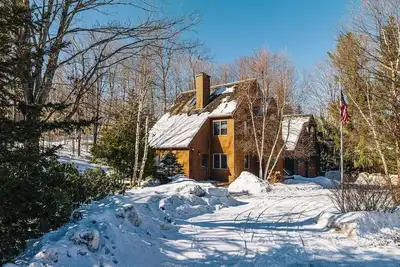 Image de Beech Hill Chalet Walking Distance to Town!