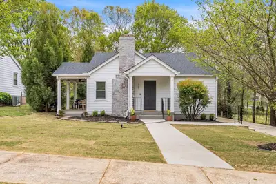 Image de Monthly 2br, Firepit, Fenced Yard, Workspace
