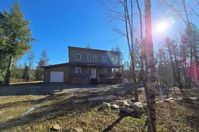 Mountain getaway! New cozy and spacious 4br, 3bath.
