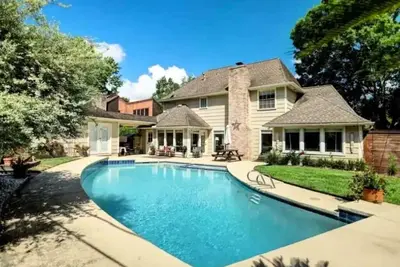 Image de Modern Houston Home Nr Med Center & Nrg. Parking, WiFi, Family-Friendly w/ pool