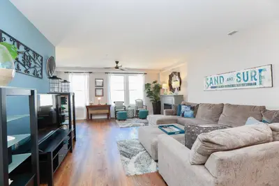 Image de Sojourn Sea Views with Balcony & Fireplace Sleeps 7