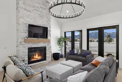 Image de Newly Constructed Beartooth View on golf course with Hot Tub!