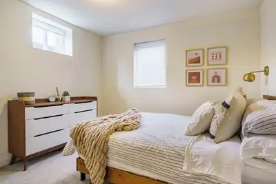Image de Chic Home Pet-Friendly + Private Fenced Yard