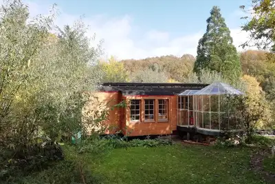 Image de Circus wagon star tent with sauna. Very spacious with pavilion.
